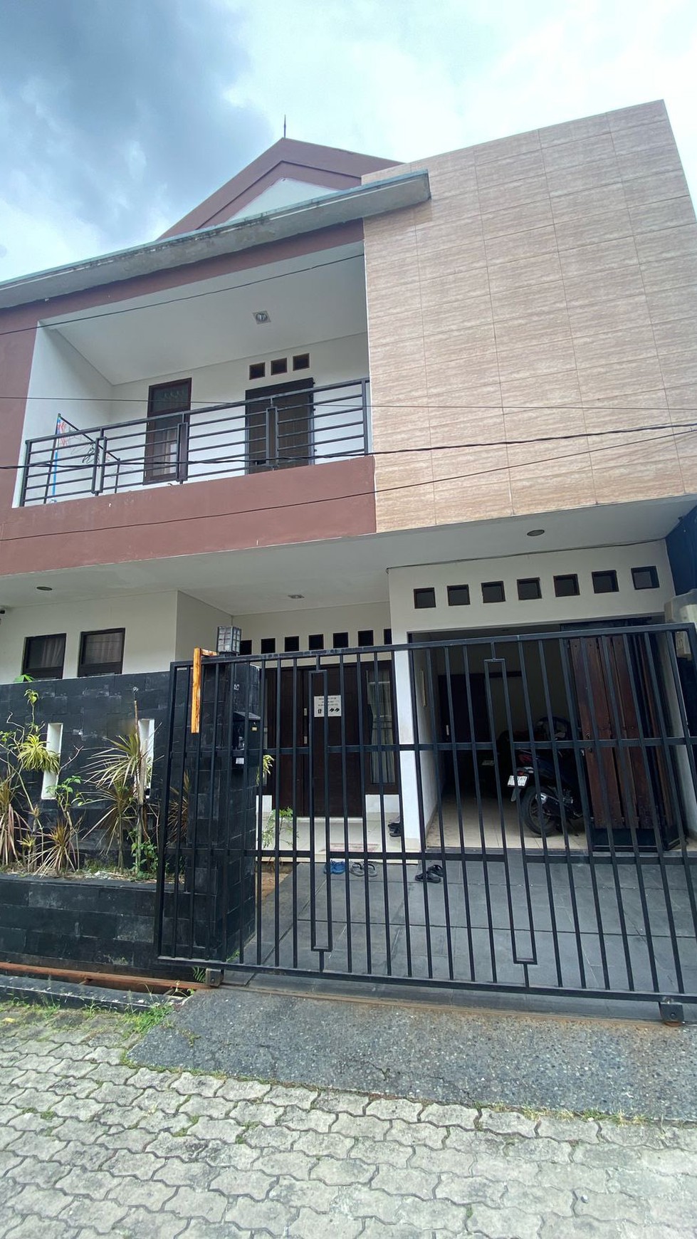 Disewa Rumah Luas Siap Huni di Bintaro