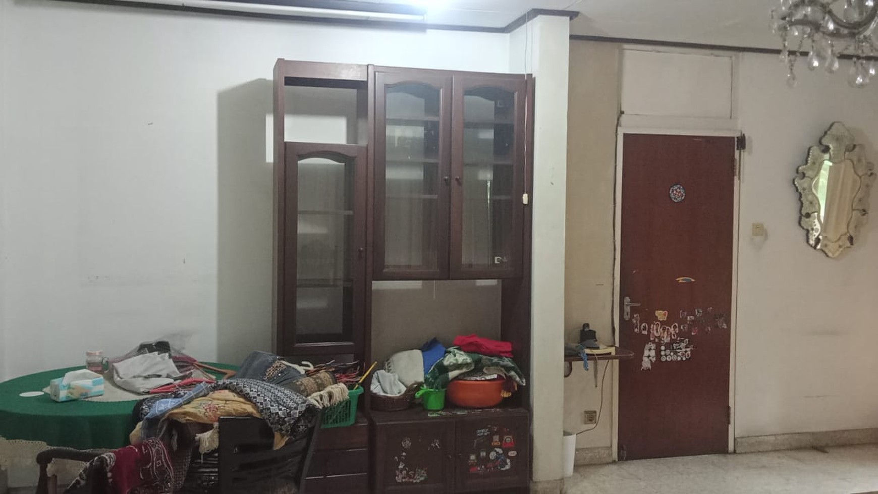 Disewakan Rumah Dengan Lokasi Strategis @Kebayoran Lama