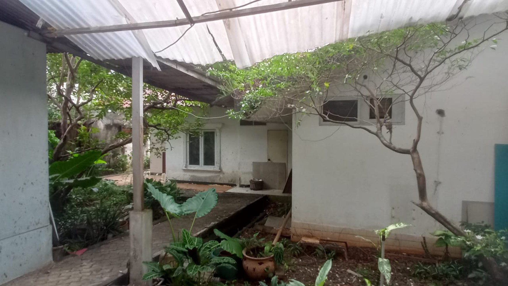 Disewakan Rumah Dengan Lokasi Strategis @Kebayoran Lama