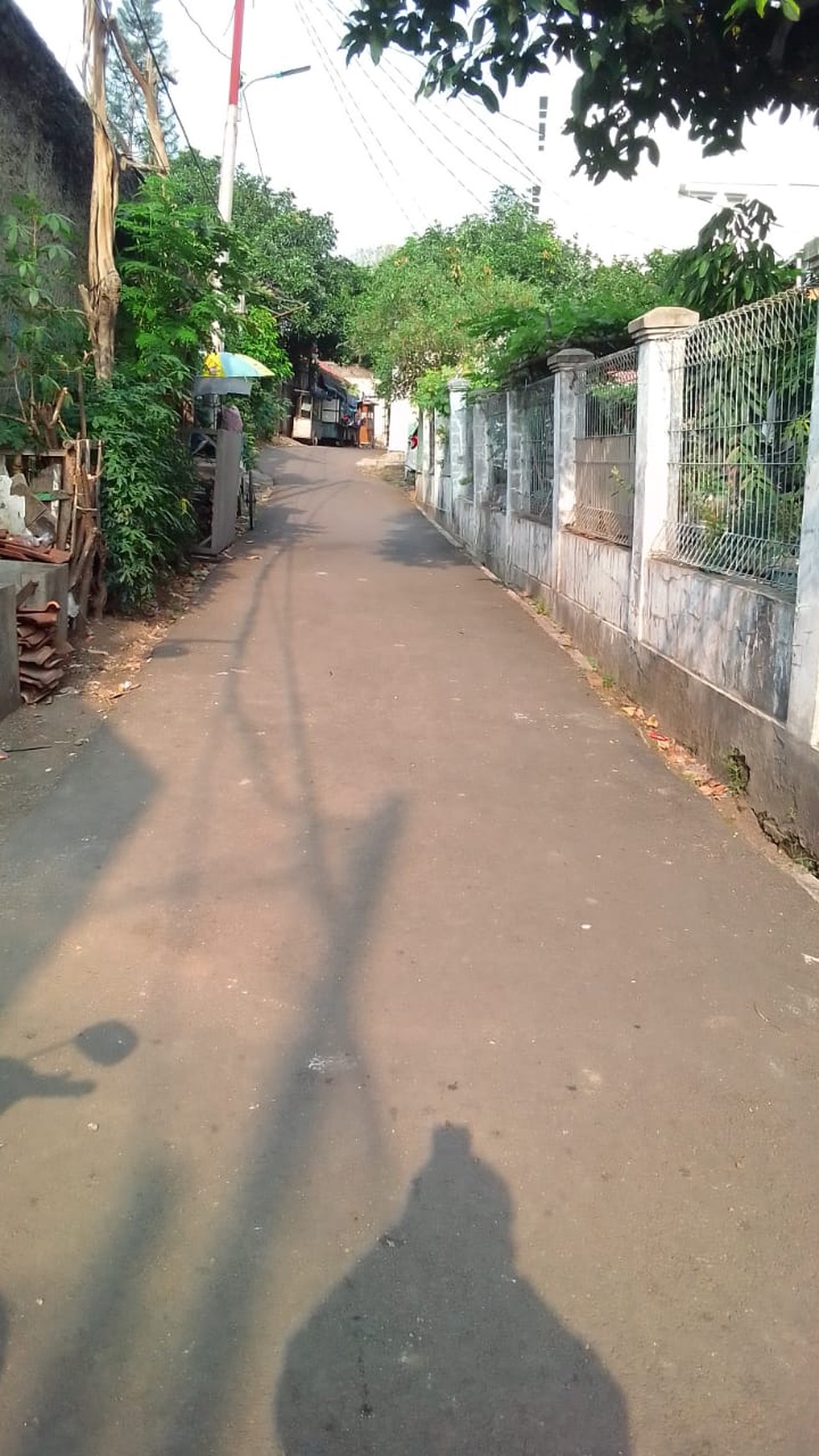 Di Jual Tanah sekaligus Rumah Siap Huni dengan Hunian Nyaman dan Asri di Jakarta Barat