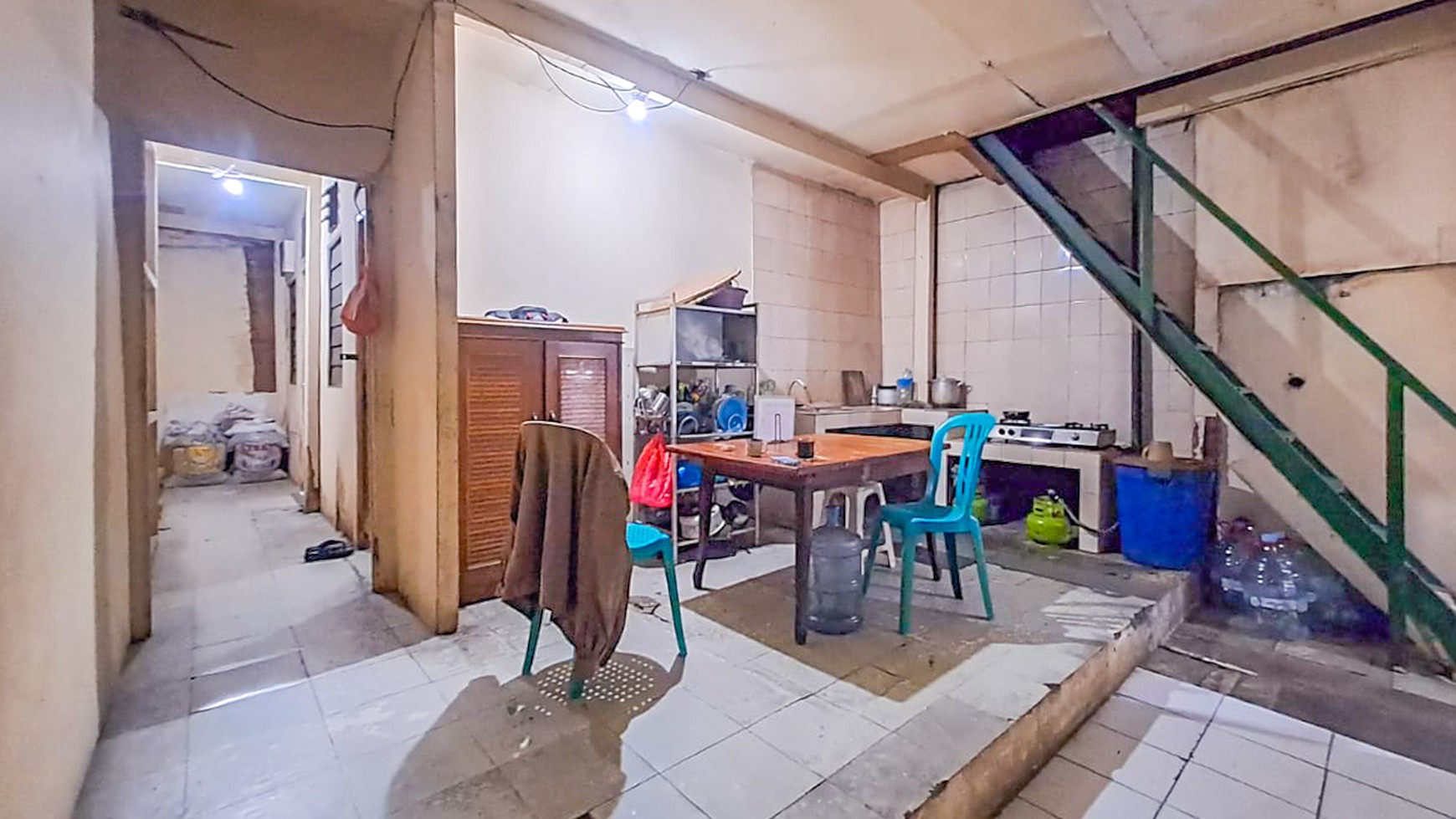 RUMAH STRATEGIS DI BENDUNGAN HILIR, DEKAT SUDIRMAN, THAMRIN, TANAH ABANG COCOK UNTUK CAFE, OFFICE BUILDING