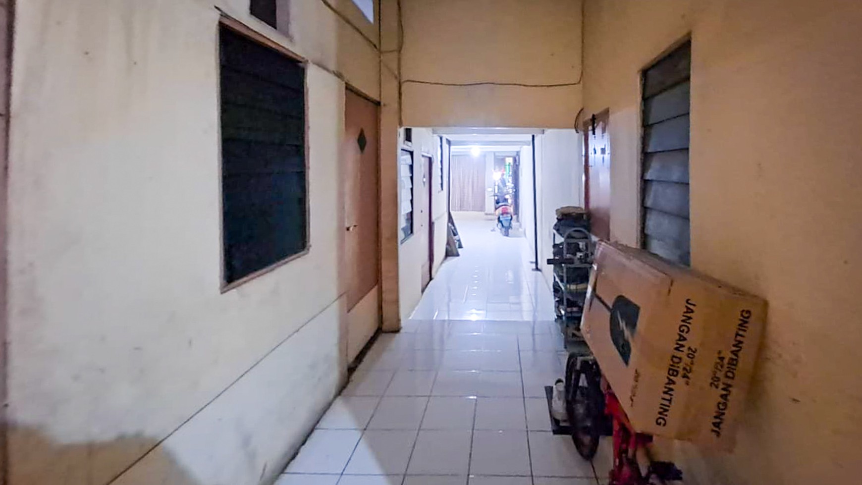 RUMAH STRATEGIS DI BENDUNGAN HILIR, DEKAT SUDIRMAN, THAMRIN, TANAH ABANG COCOK UNTUK CAFE, OFFICE BUILDING