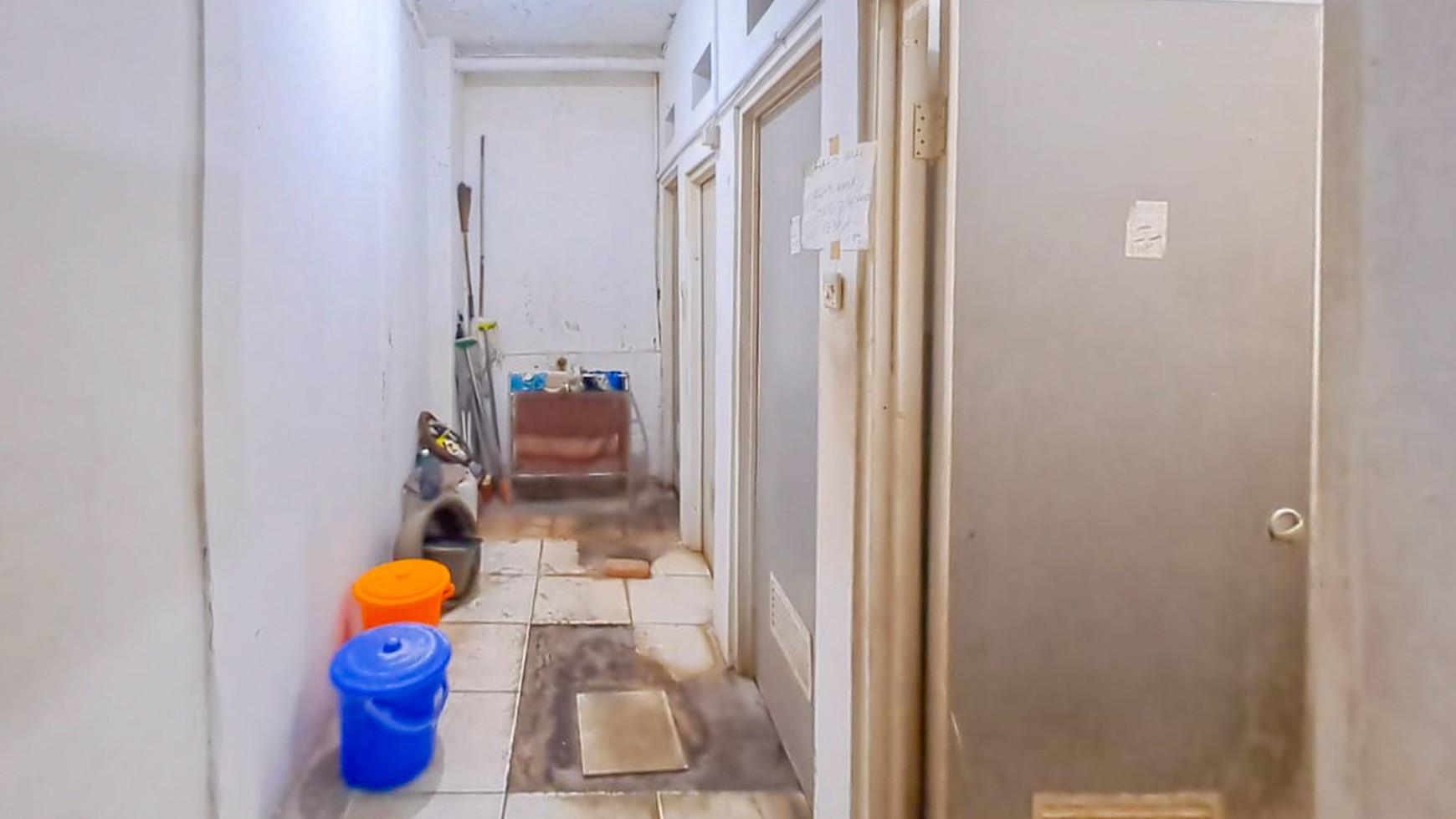 RUMAH STRATEGIS DI BENDUNGAN HILIR, DEKAT SUDIRMAN, THAMRIN, TANAH ABANG COCOK UNTUK CAFE, OFFICE BUILDING