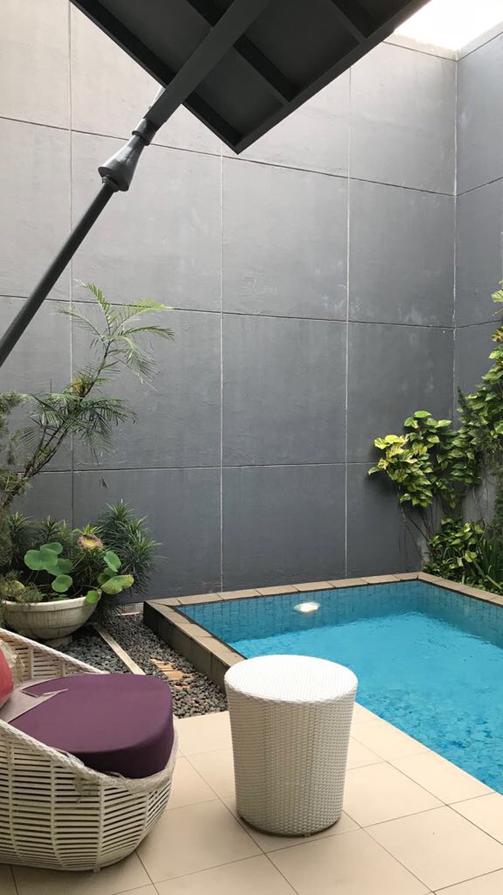Flash Sale. Rumah mewah De Park De Maja BSD, ada pool..