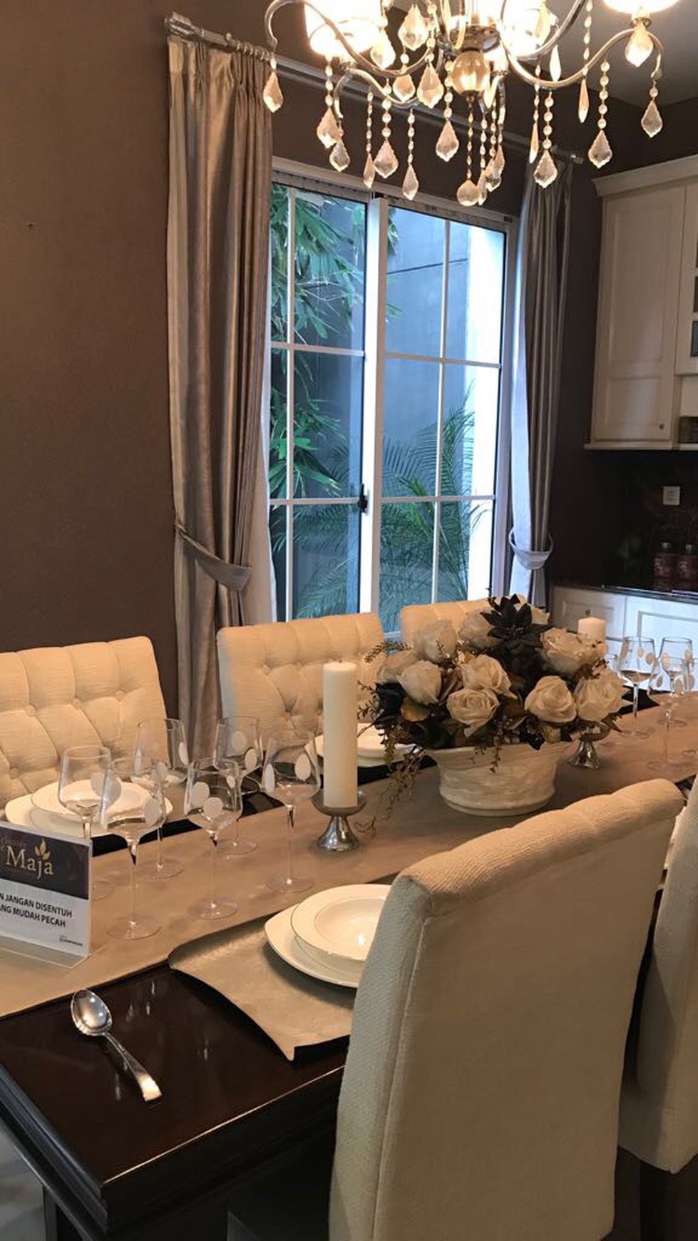 Flash Sale. Rumah mewah De Park De Maja BSD, ada pool.. 