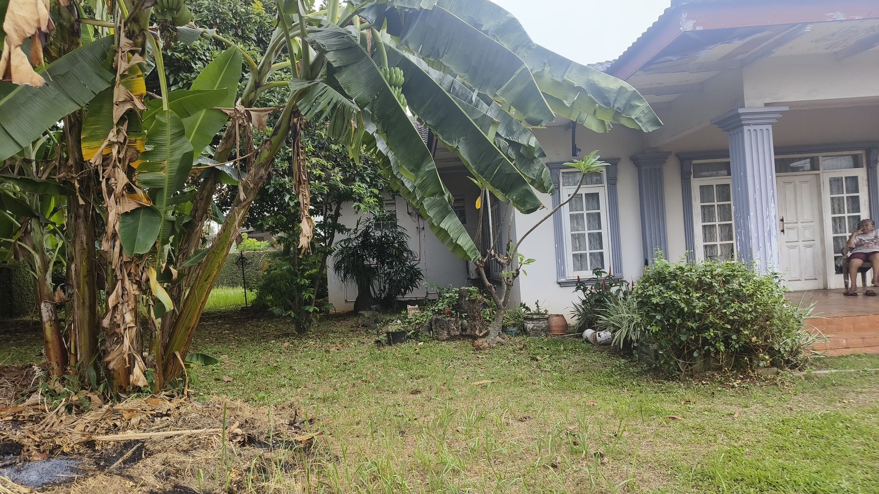 Dijual Rumah dihitung tanah di Pondok Labu, lokasi Stategis