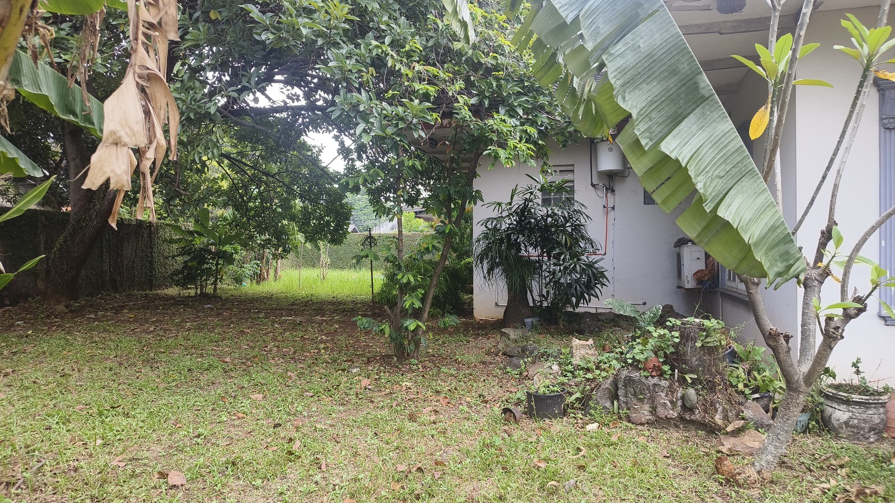 Dijual Rumah dihitung tanah di Pondok Labu, lokasi Stategis