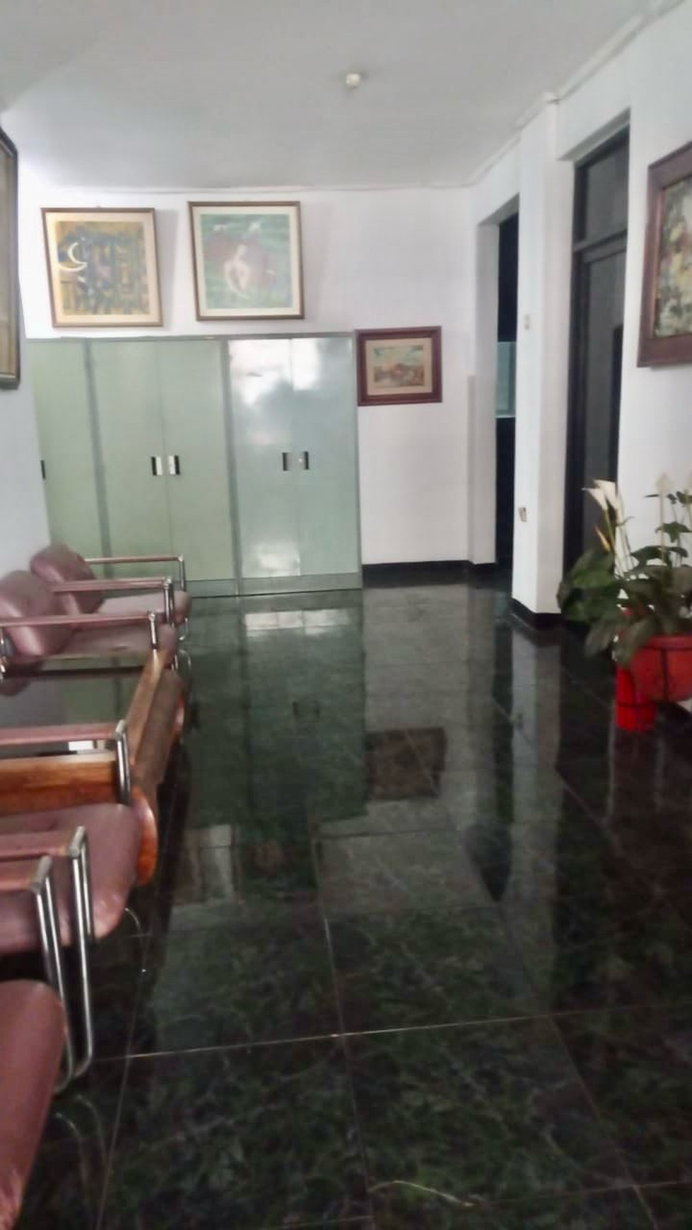 Ruko Gandeng Harmoni Jakpus 9 m x 16 m, di dalam kompleks Harmoni Plaza , Harga di Bawah NJOP, deket Halte Harmoni