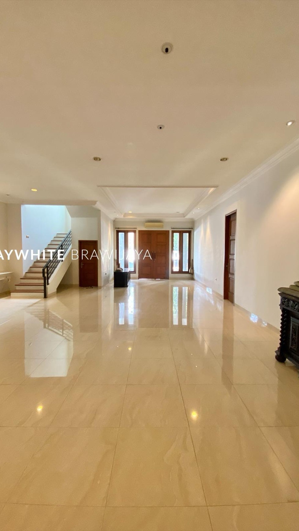 Rumah dalam Kompleks Elite Area Taman Patra Kuningan