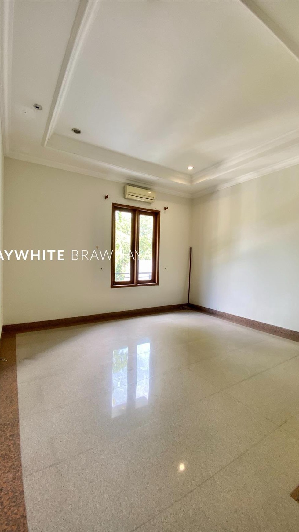 Rumah dalam Kompleks Elite Area Taman Patra Kuningan