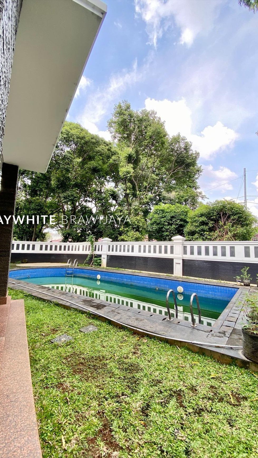 Rumah dalam Kompleks Elite Area Taman Patra Kuningan