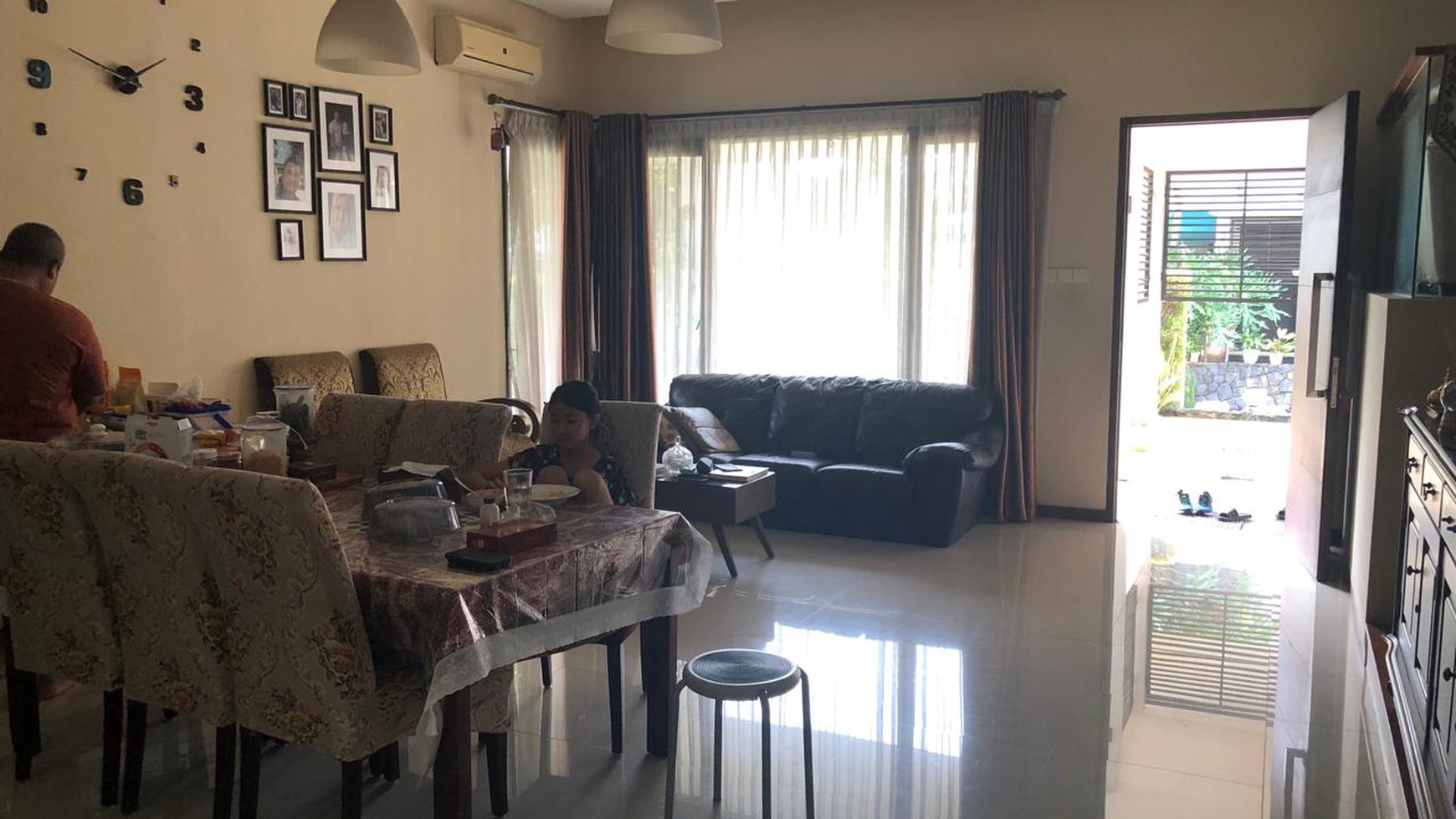 Rumah Eksklusif dengan Akses Kolam Renang di Teras Bintaro! Harga NEGO!