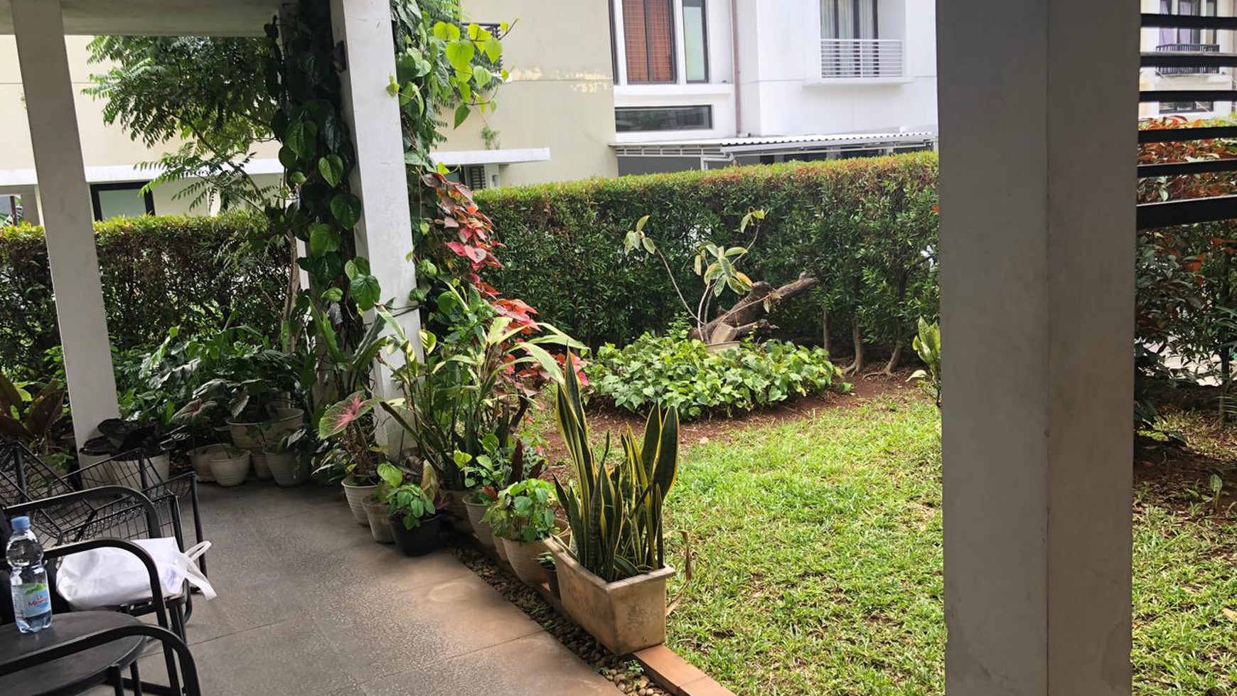 Rumah Eksklusif dengan Akses Kolam Renang di Teras Bintaro! Harga NEGO!