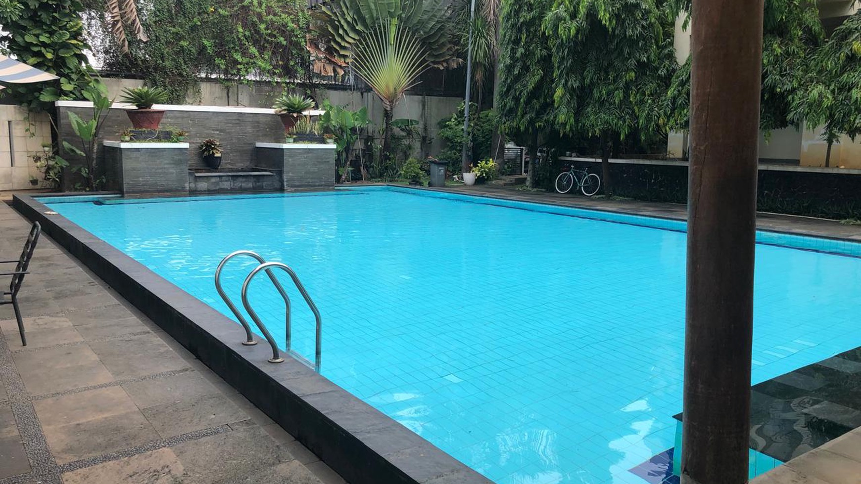 Rumah Eksklusif dengan Akses Kolam Renang di Teras Bintaro! Harga NEGO!