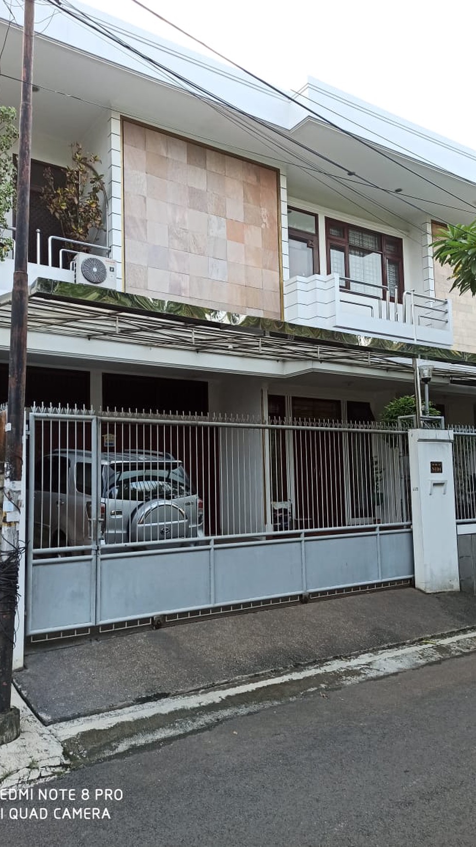 Rumah Mewah dan Luas di Taman Aries! Siap Huni dengan Material Premium!