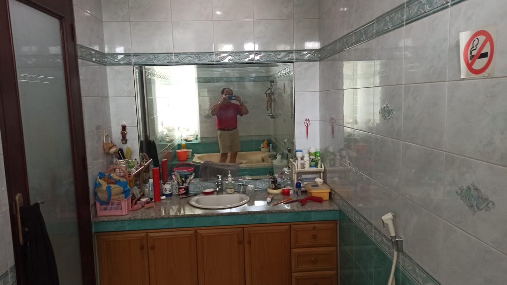 Rumah Mewah dan Luas di Taman Aries! Siap Huni dengan Material Premium!