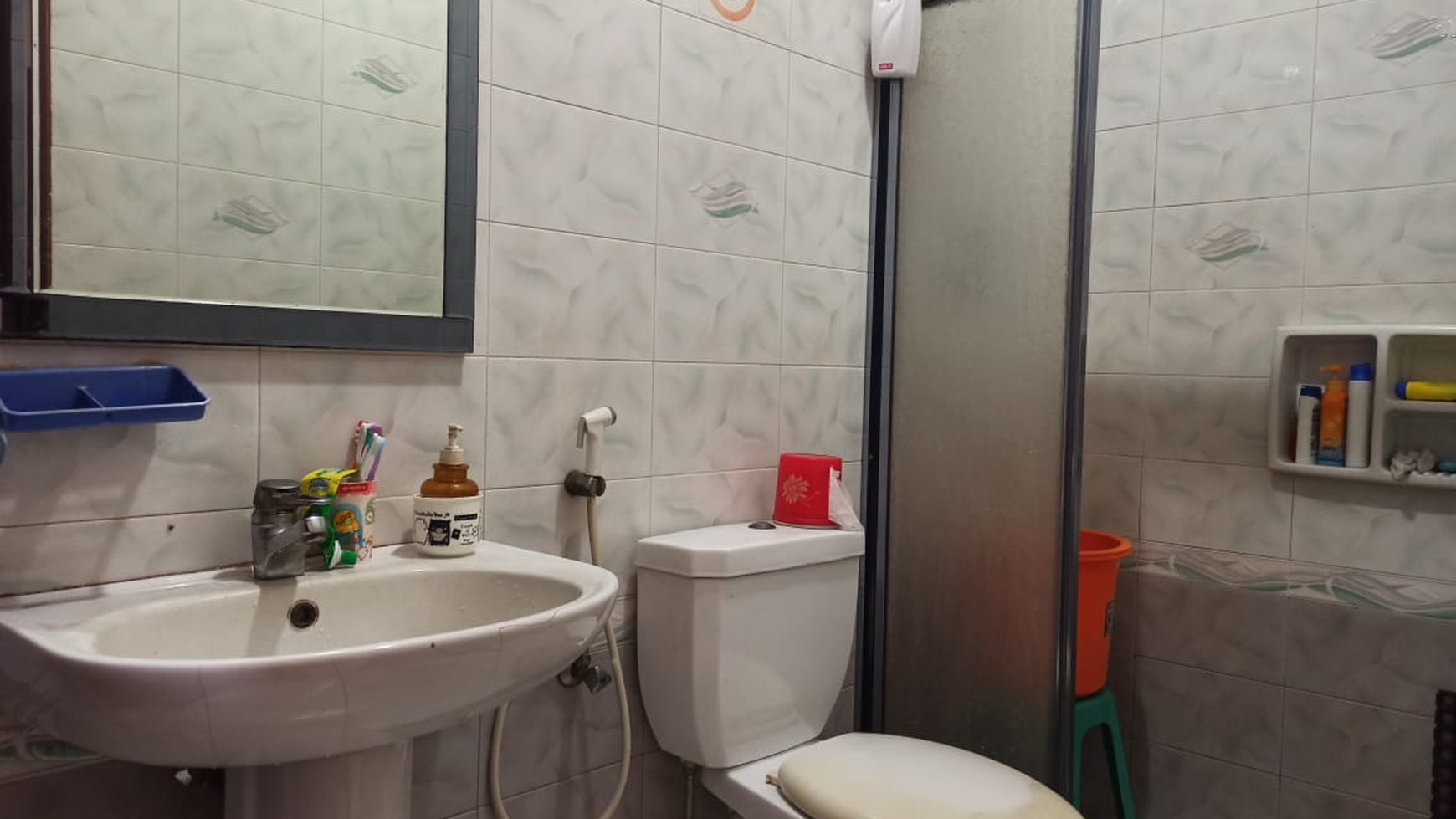 Rumah Mewah dan Luas di Taman Aries! Siap Huni dengan Material Premium!