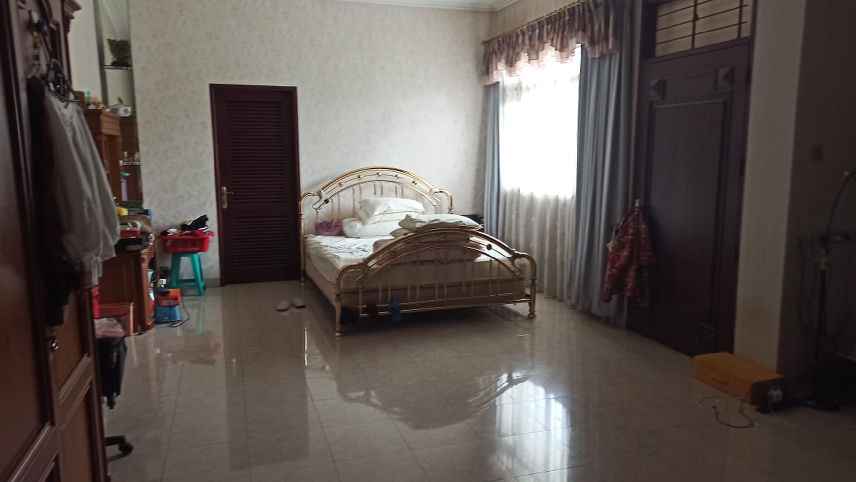 Rumah Mewah dan Luas di Taman Aries! Siap Huni dengan Material Premium!