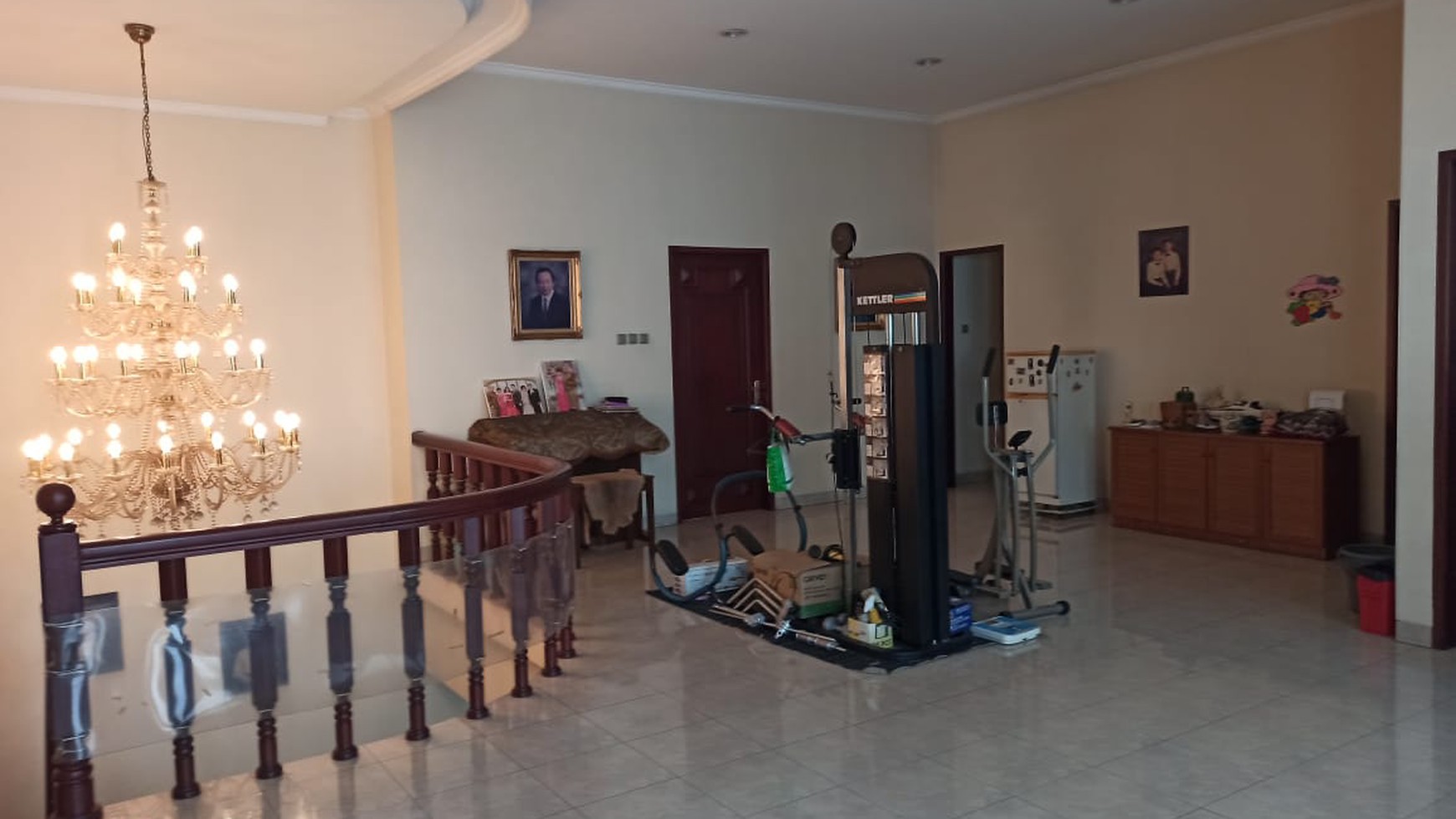 Rumah Mewah dan Luas di Taman Aries! Siap Huni dengan Material Premium!