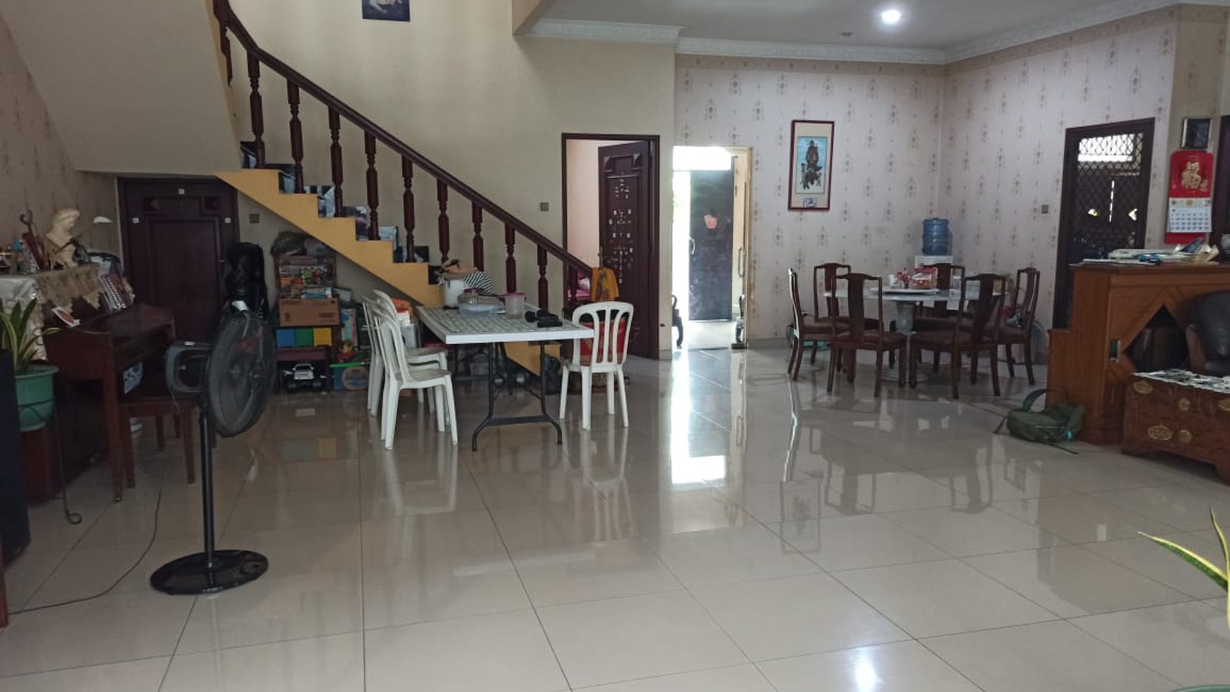 Rumah Mewah dan Luas di Taman Aries! Siap Huni dengan Material Premium!