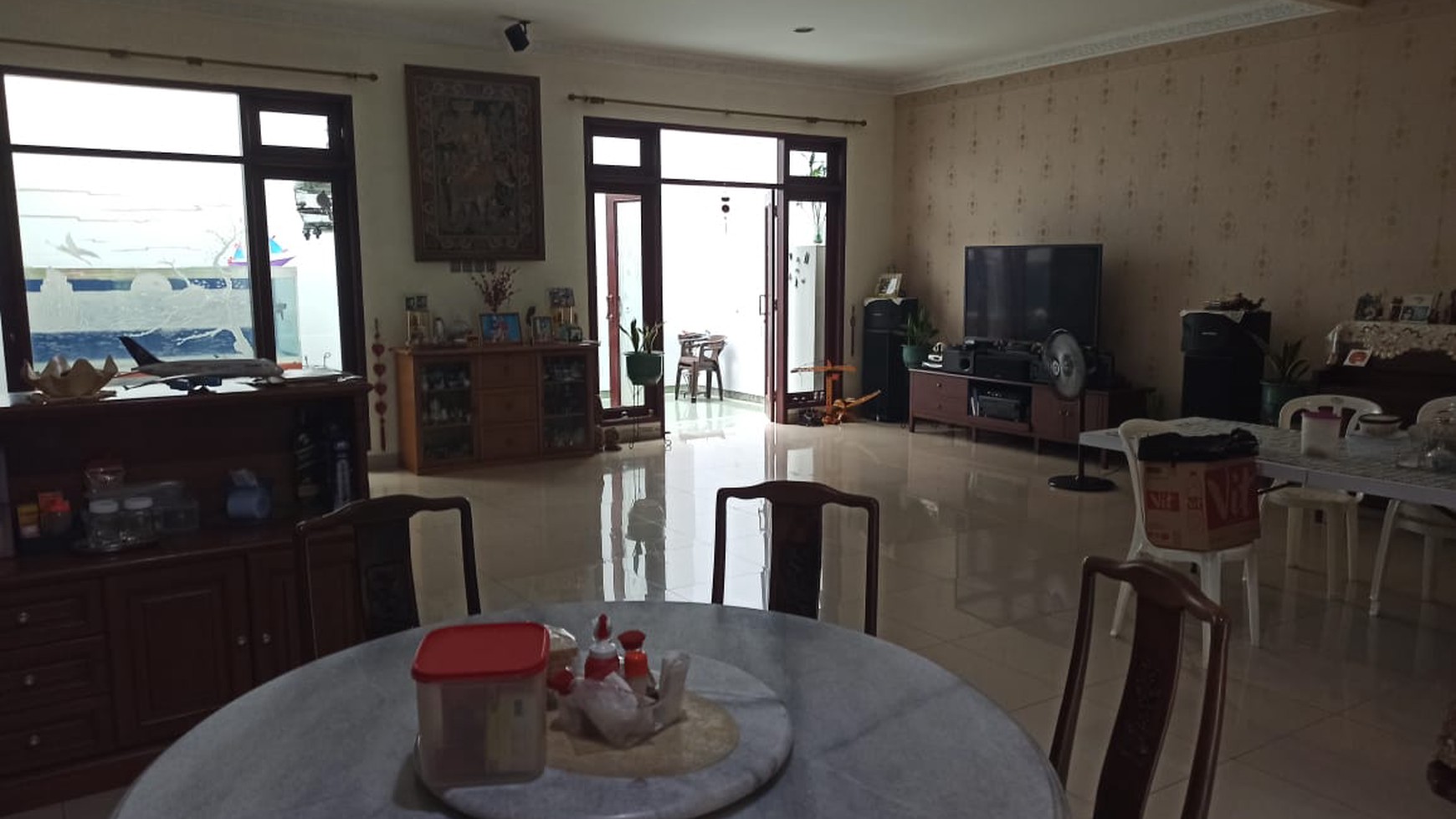 Rumah Mewah dan Luas di Taman Aries! Siap Huni dengan Material Premium!