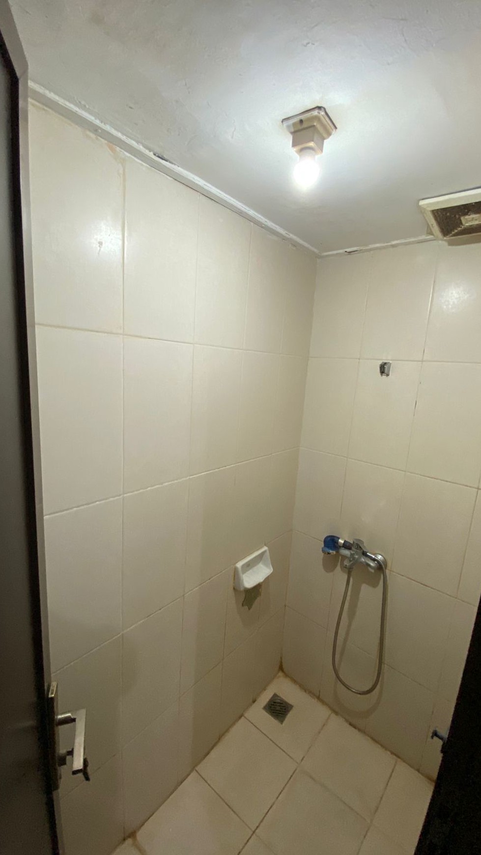 Rumah Siap Huni, Bagus,dalam cluster di Bintaro Jaya 9
