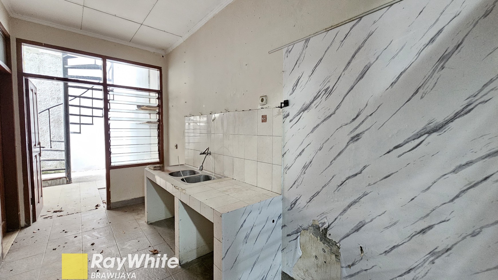 Rumah Di Brawijaya, Prime Area di Kebayoran Baru, Jakarta Selatan, Lokasi Tenang