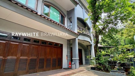 Rumah cocok untuk Usaha Lokasi Strategis Area Kebayoran Baru