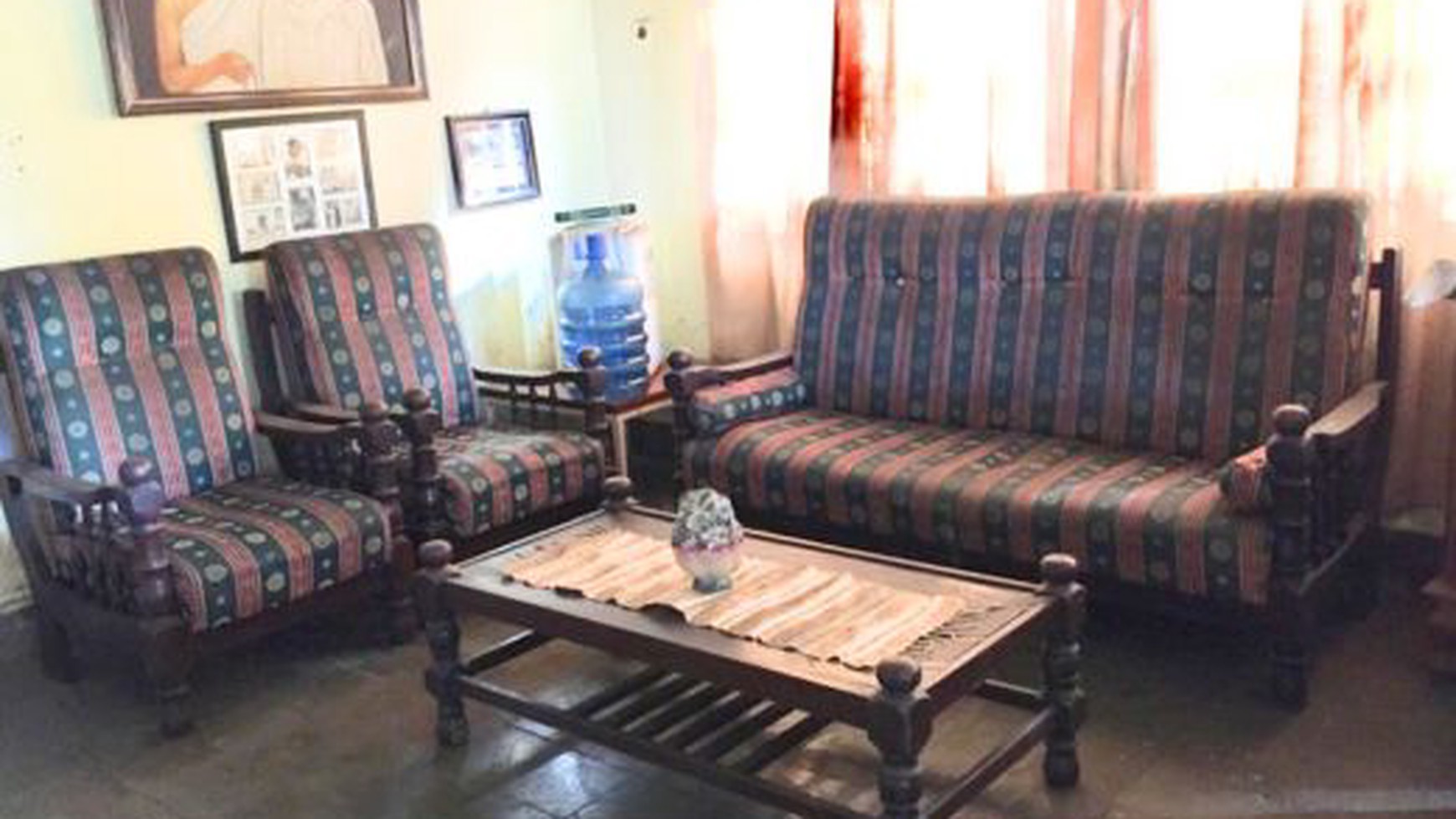 Rumah Tua Hitung Tanah dipinggir Jalan Besar Daerah Jalan Raya Bogor 