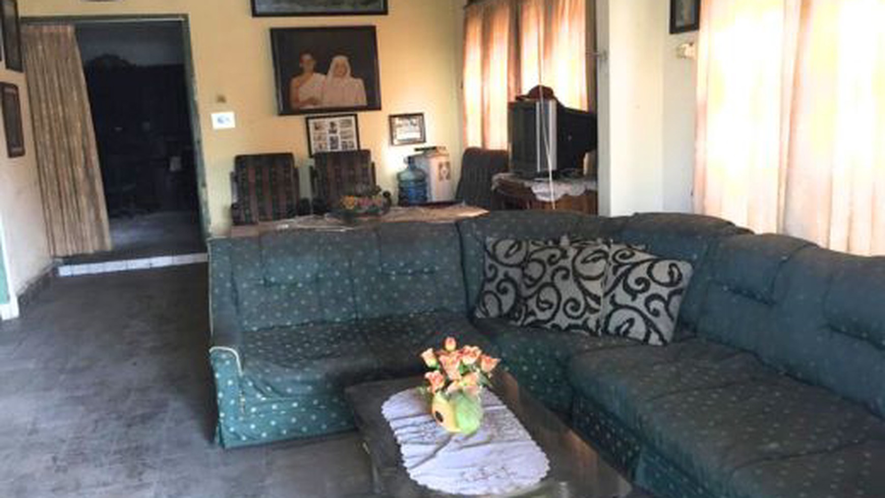Rumah Tua Hitung Tanah dipinggir Jalan Besar Daerah Jalan Raya Bogor 