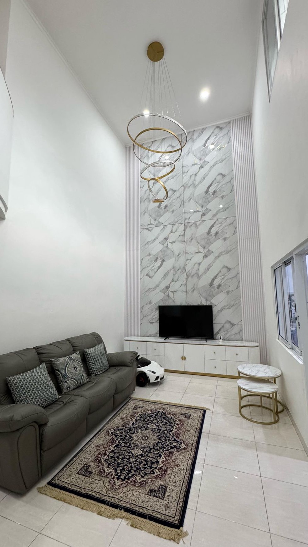 Rumah America Style Design Puspita Loka