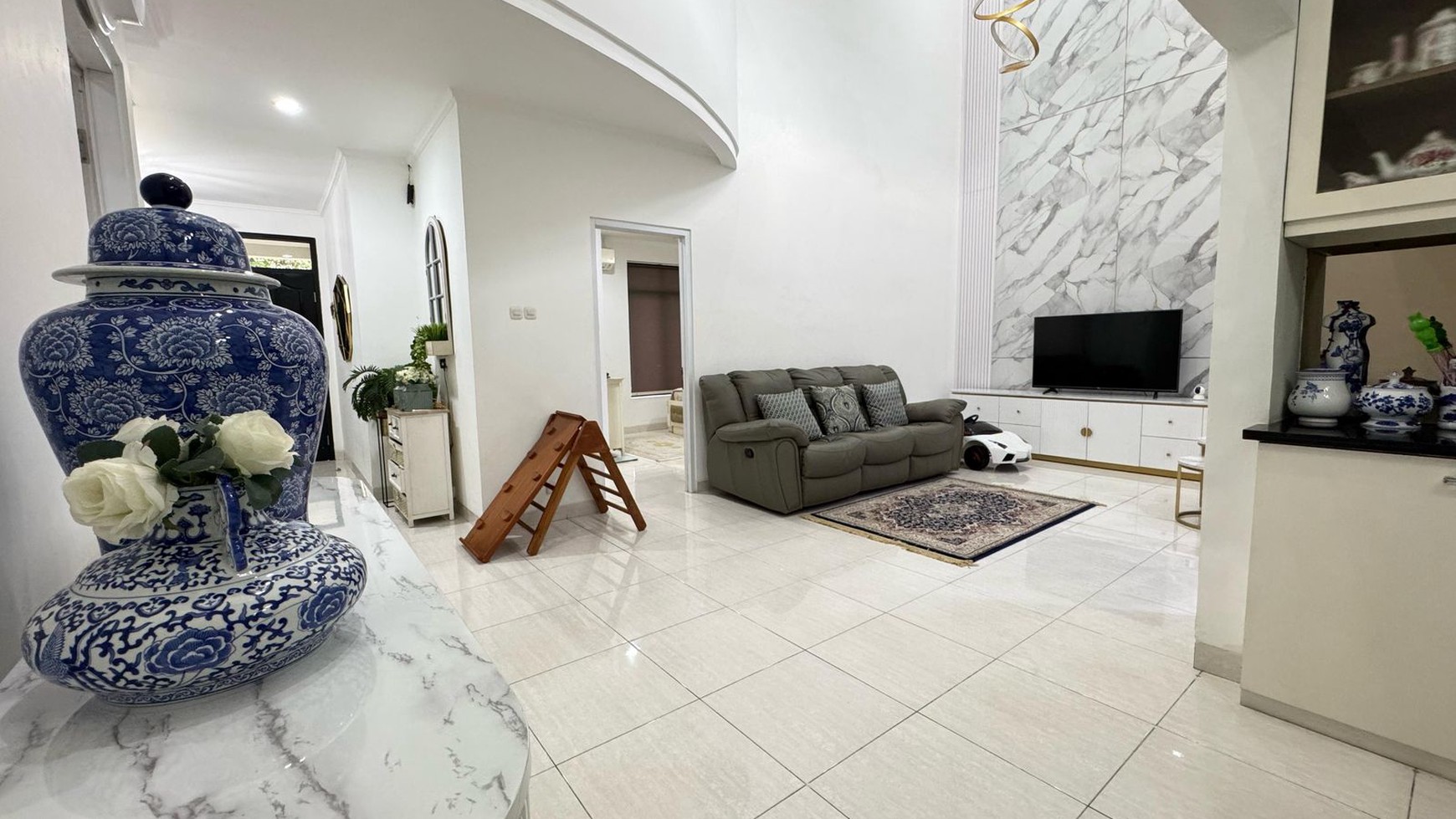 Rumah America Style Design Puspita Loka