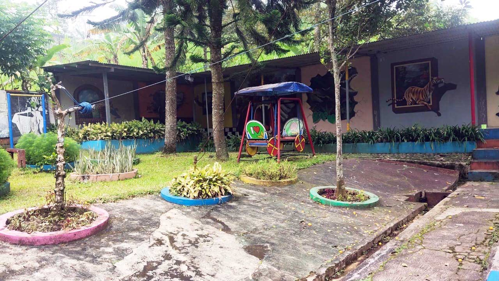 Ruang Usaha / Tempat Wisata Aktif Bagus Lokasi Nongkojajar Pasuruan Lengkap Beserta Perijianan + Staff & Pegawai Berikut Barang - Barangnya - TL -