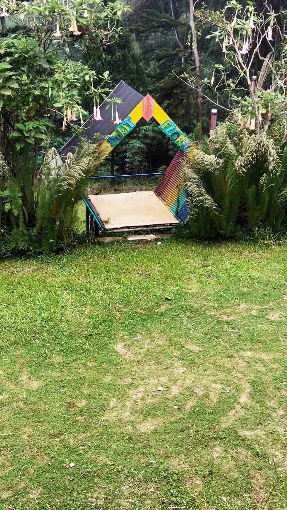 Ruang Usaha / Tempat Wisata Aktif Bagus Lokasi Nongkojajar Pasuruan Lengkap Beserta Perijianan + Staff & Pegawai Berikut Barang - Barangnya - TL -