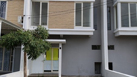 Best Deal ! Take Over Rumah 2 Lantai Di Sedati