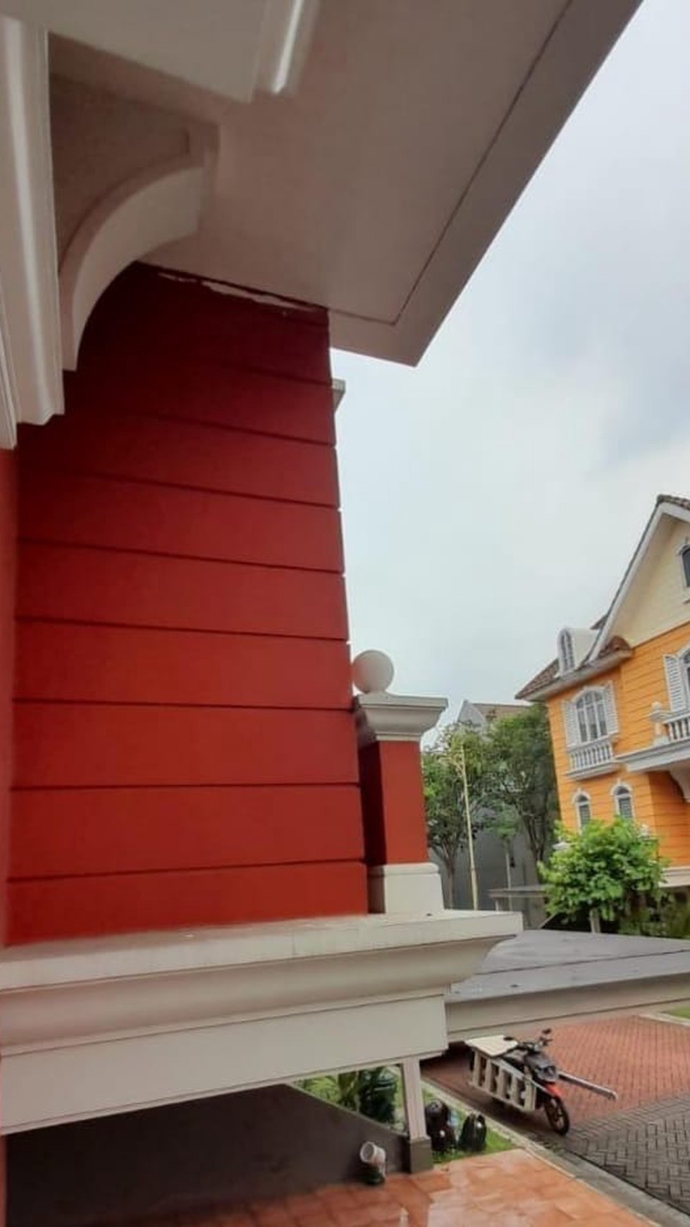 Di jual cepat rumah 2,5 lt di cluster Omaha Village Paramount Serpong