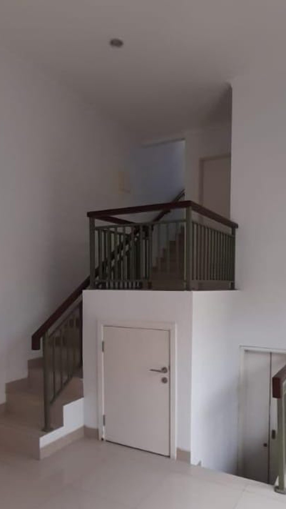 Di jual cepat rumah 2,5 lt di cluster Omaha Village Paramount Serpong