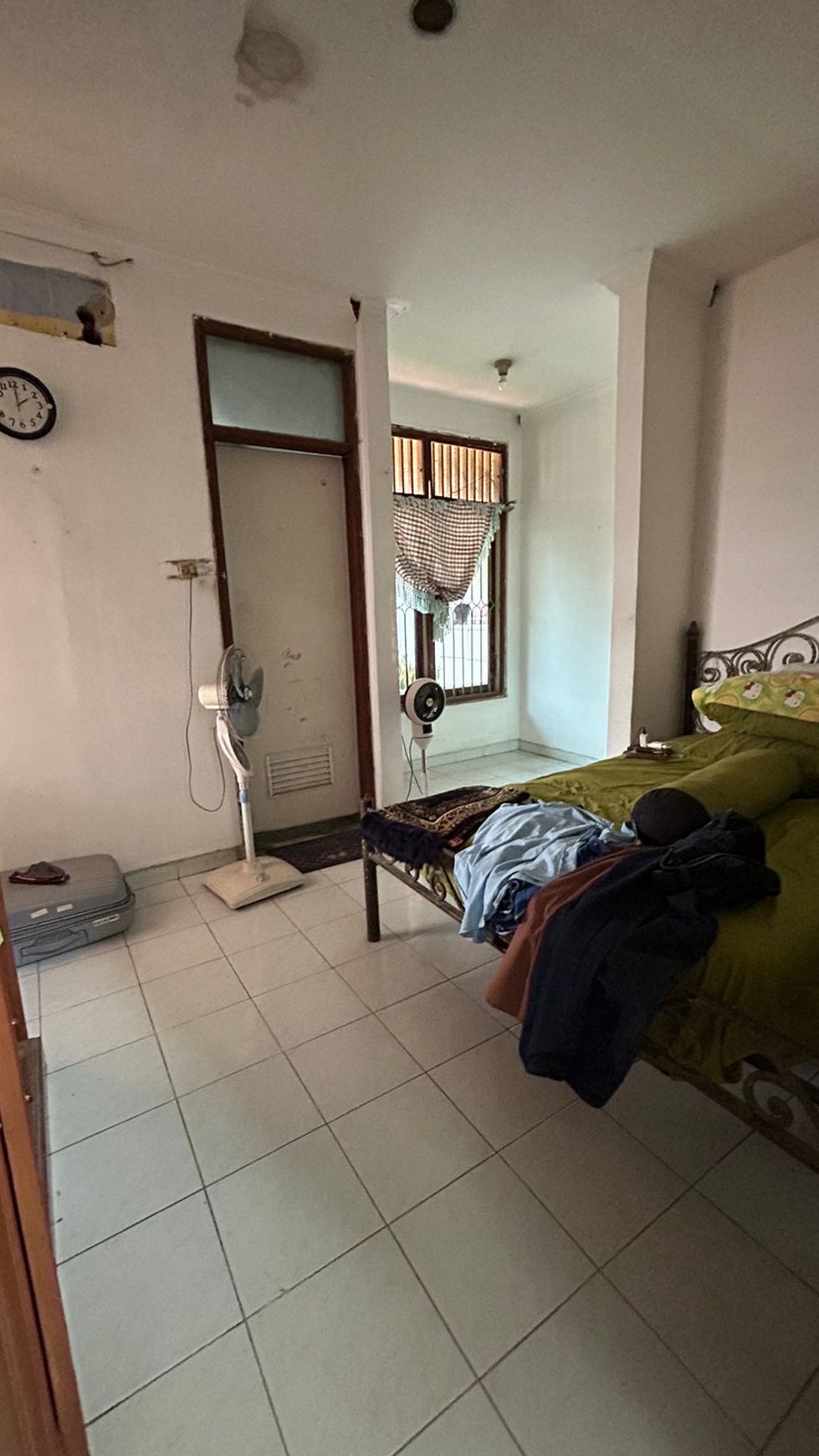 Banting harga. Rumah Rapih Terawat Bukit Nusa Indah, Ciputat