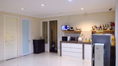 Rumah 3 lantai di Janur Elok  belakang sport mall Kelapa Gading Jakarta Utara