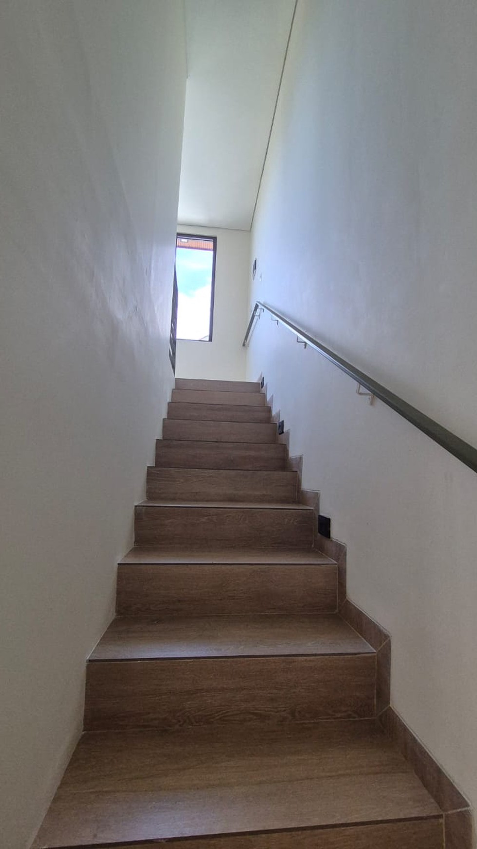 Rumah Renovasi Industrial Retro Design Griya Loka