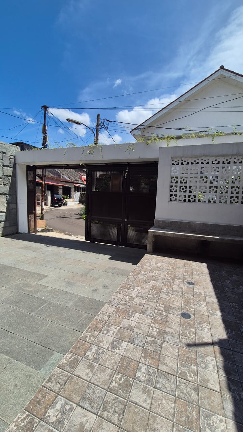 Rumah Renovasi Industrial Retro Design Griya Loka