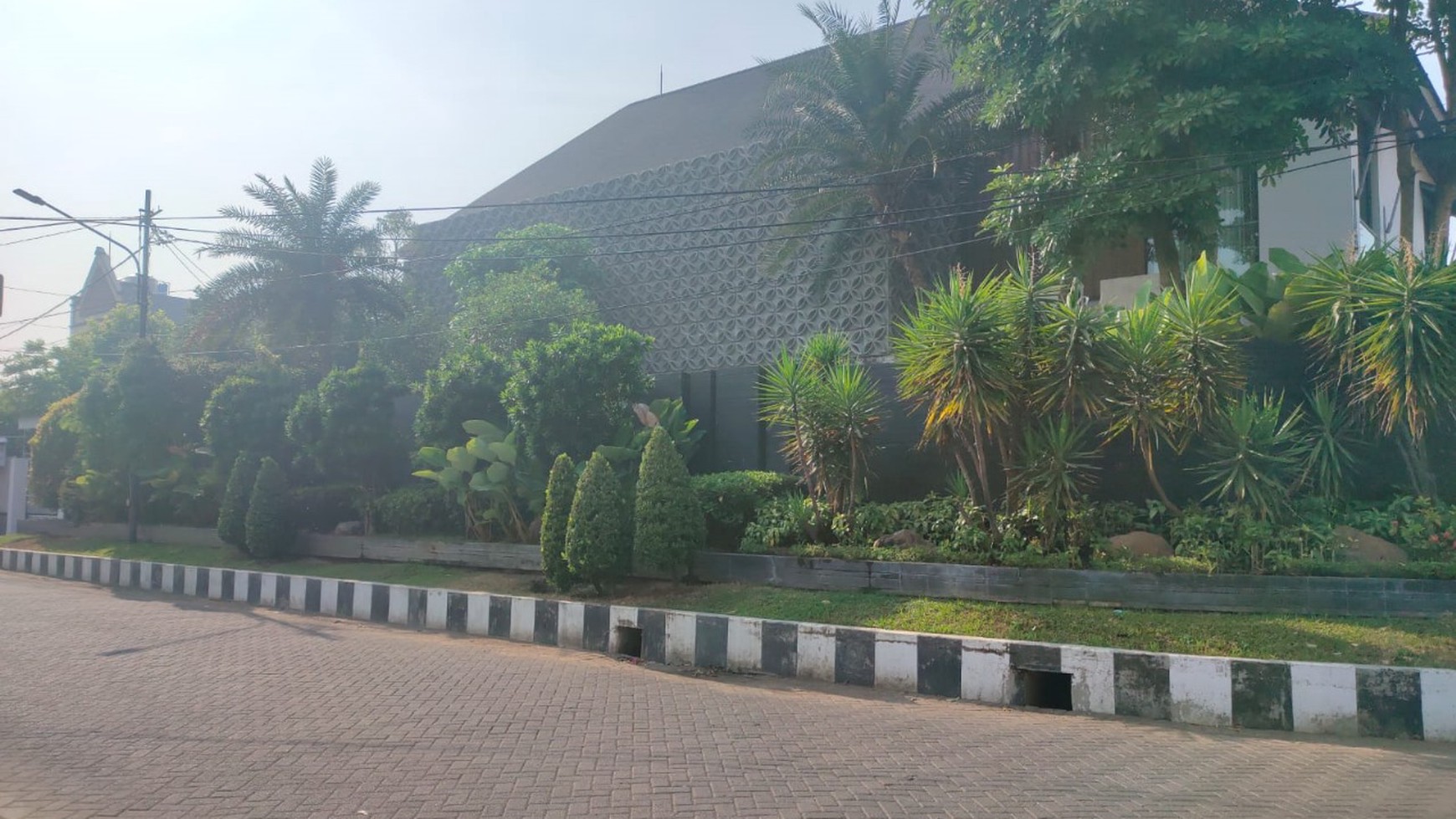 BEST PRICE ! RUMAH MEWAH FULL FURNISH SURABAYA BARAT