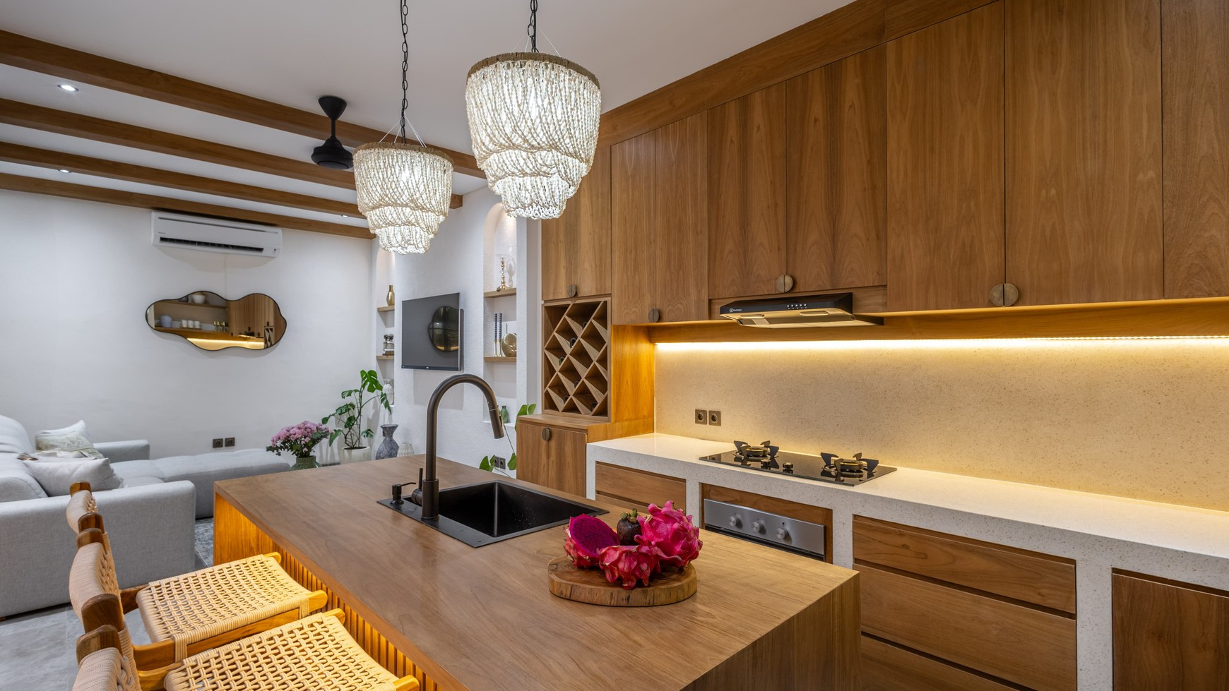 For Leasehold Luxury Tropical Villa in Balangan, Jimbaran
