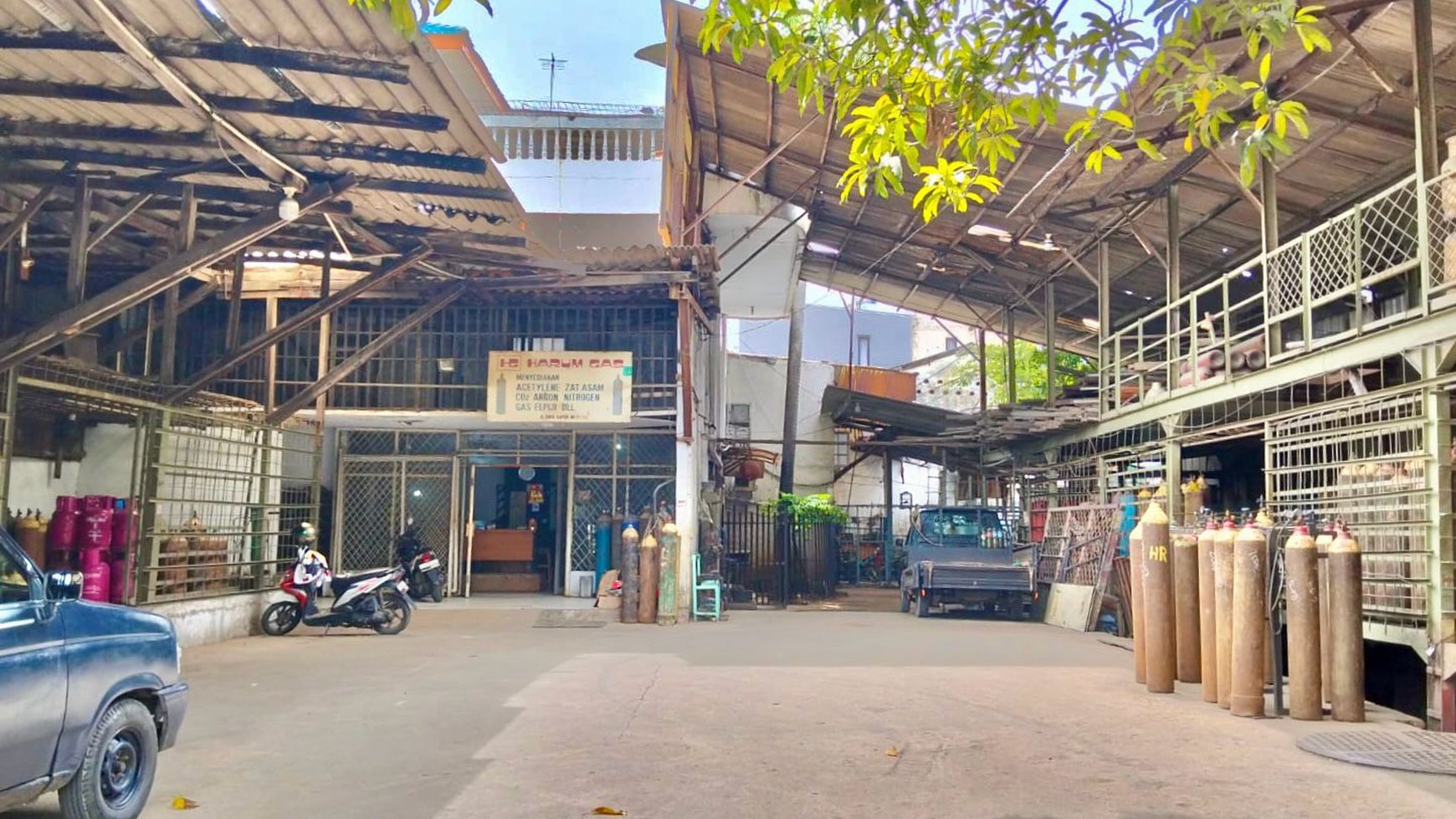 Dijual Rumah & Toko di Lokasi Super Strategis - Jalan Kapuk Raya, Jakarta Barat
