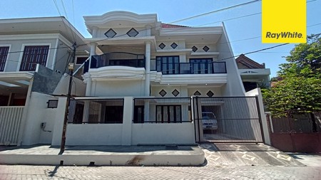 Disewakan Rumah Strategis di Jalan Gayungsari Surabaya