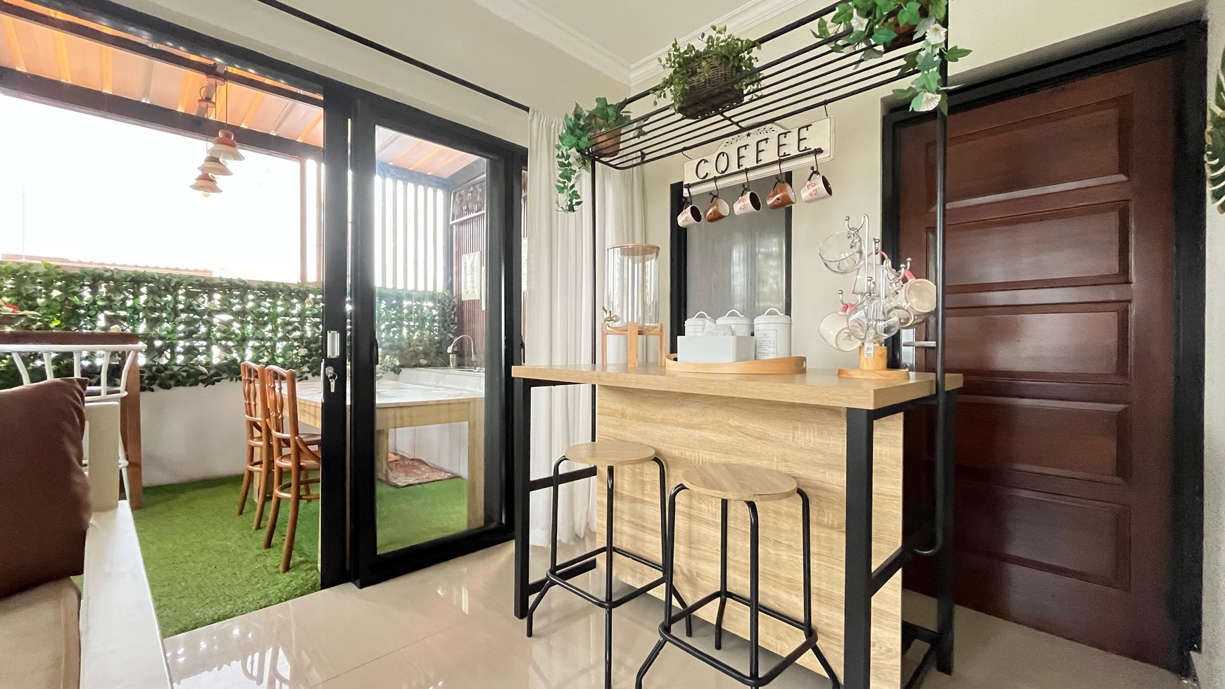 Rumah 3 Lantai Full Furnished di Jagakarsa Desain Minimalis Lengkap Rooftop Cantik