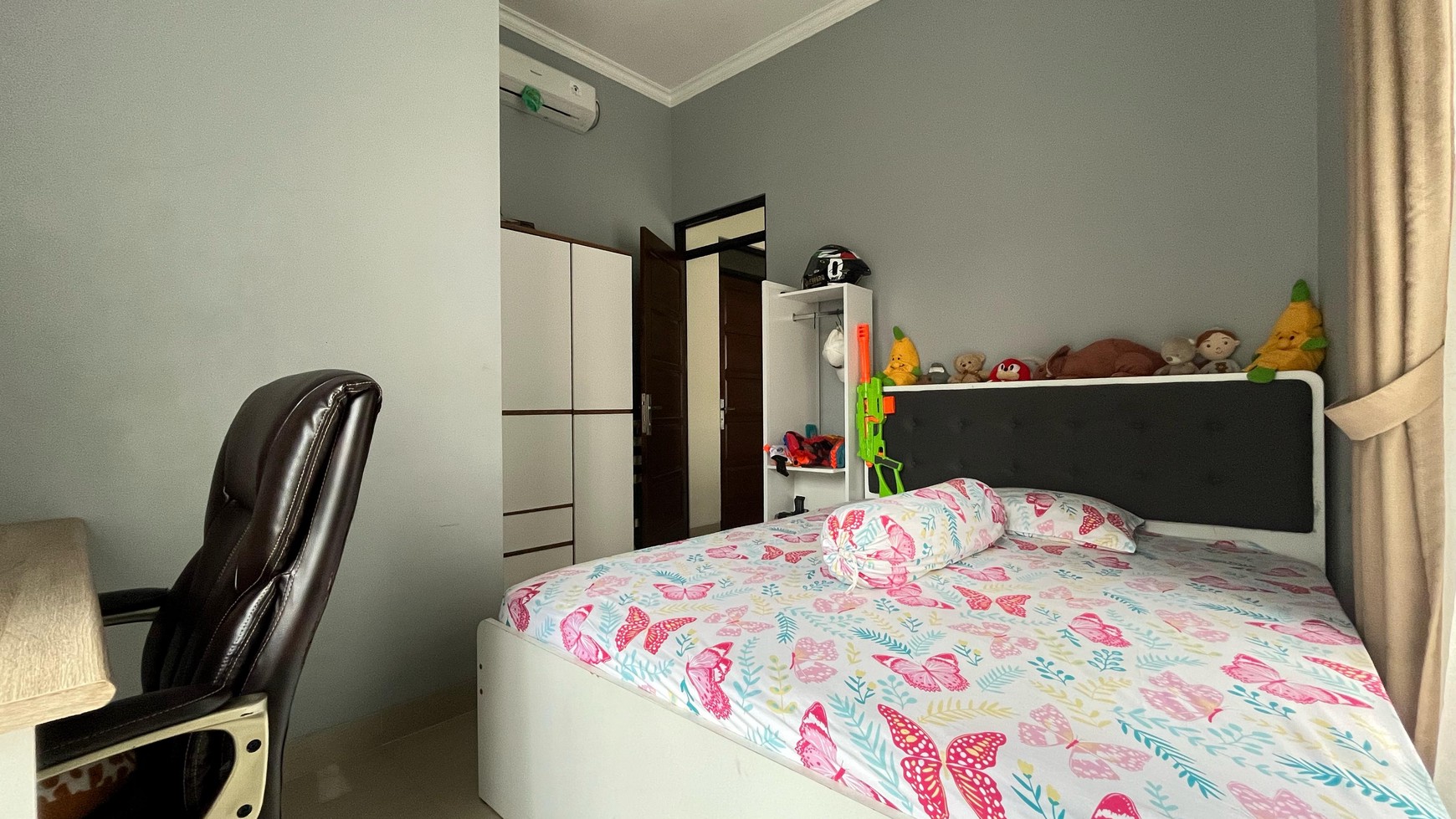 Rumah 3 Lantai Full Furnished di Jagakarsa Desain Minimalis Lengkap Rooftop Cantik