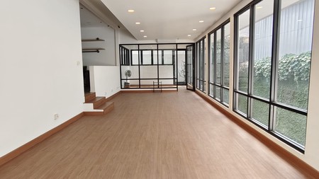 DiJual Rumah Ruang Usaha Kantor di Jl. Permata Berlian Jakarta Selatan