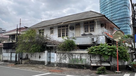 Dijual rumah lama di lokasi strategis jakarta pusat 