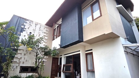 Rumah cantik siap huni di Bintaro Jaya